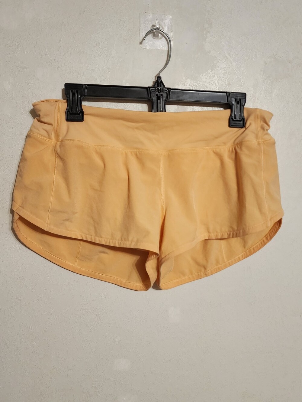 Lululemon Speed Up Low-Rise Lined Short 2.5" Summer Glow Size 8